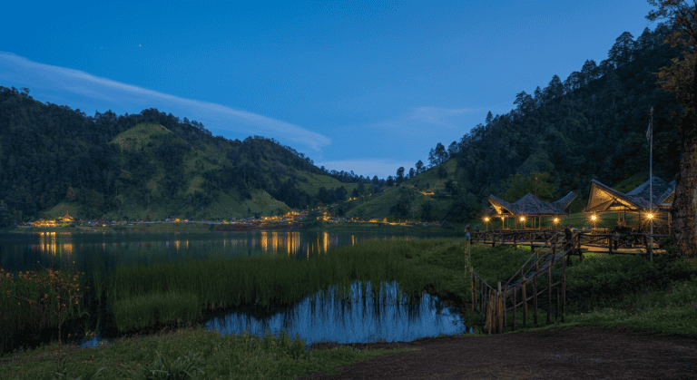 Danau Lindu